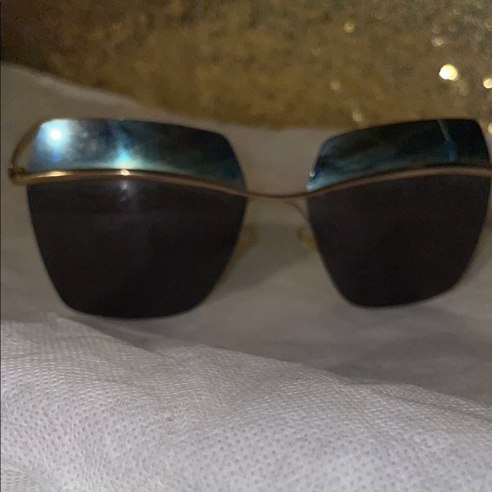 Stylish Gold and Black Sunglasses